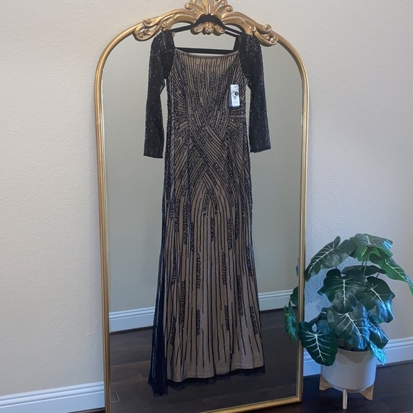 ADRIANNA PAPELL Beaded Off-The-Shoulder Evening Dress Size 2 - Picture 4 of 12